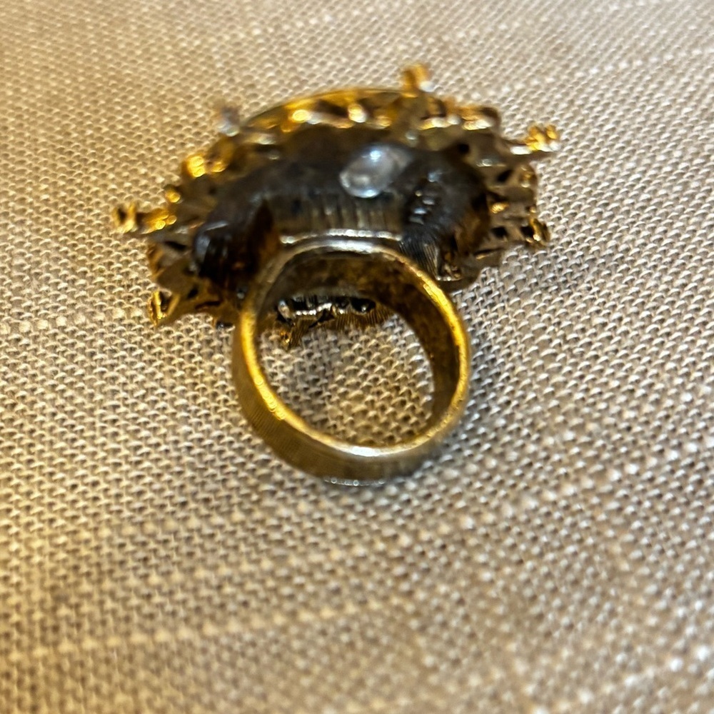 Vintage Arthur Pepper Scarf Ring | Signed ART Royal Knight | Goldtone - Picture 3 of 4